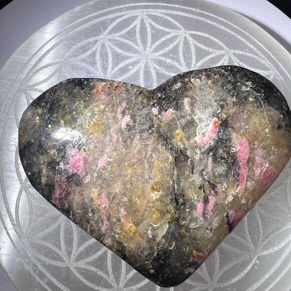 Icy Rhodonite Crystal Heart Carving - Picture 6 of 12
